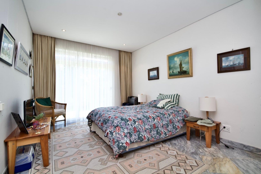 To Let 4 Bedroom Property for Rent in Sunset Links Western Cape